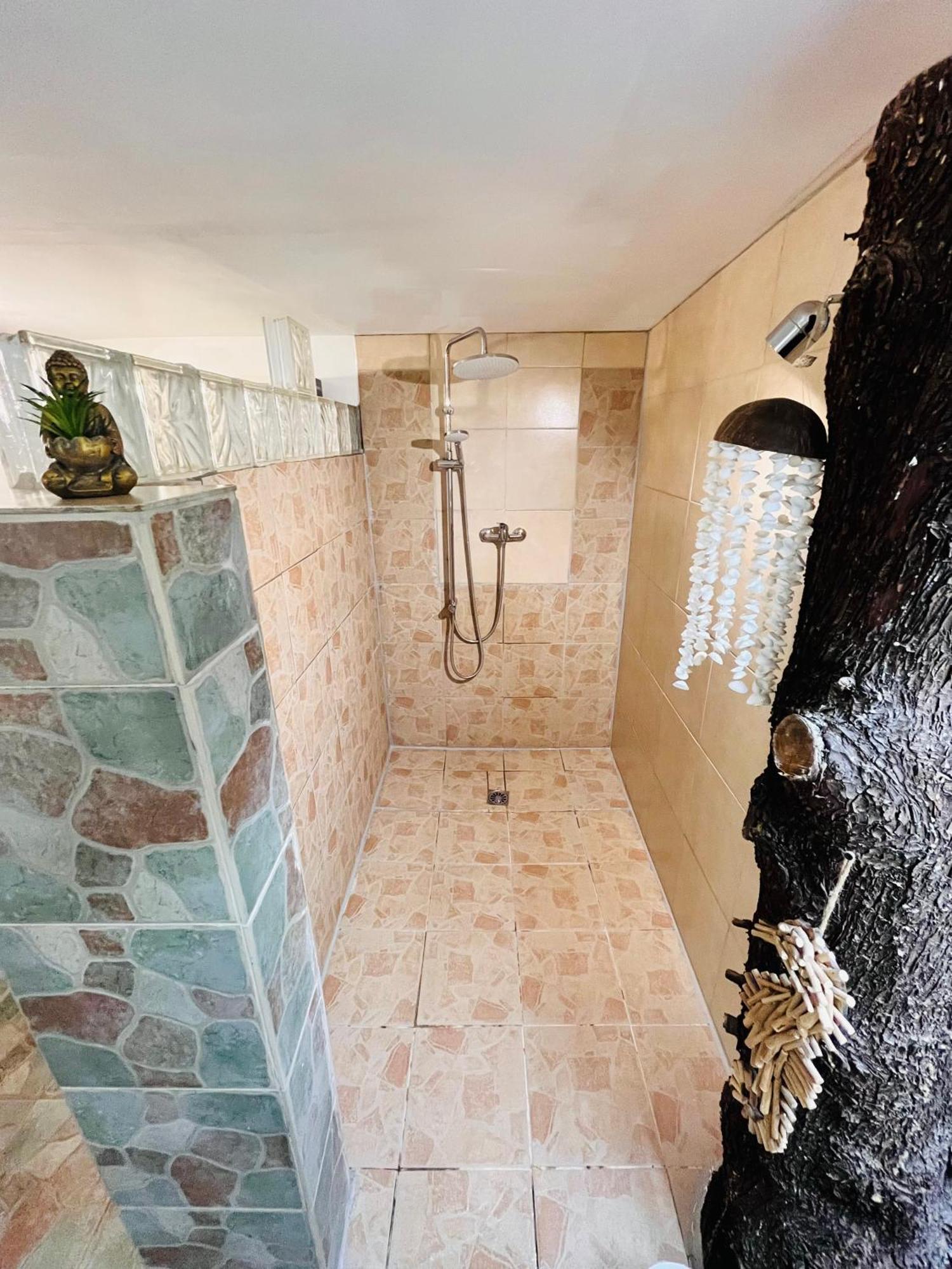 Location T3 Jardin Avec Piscine Villa Meze Exterior photo