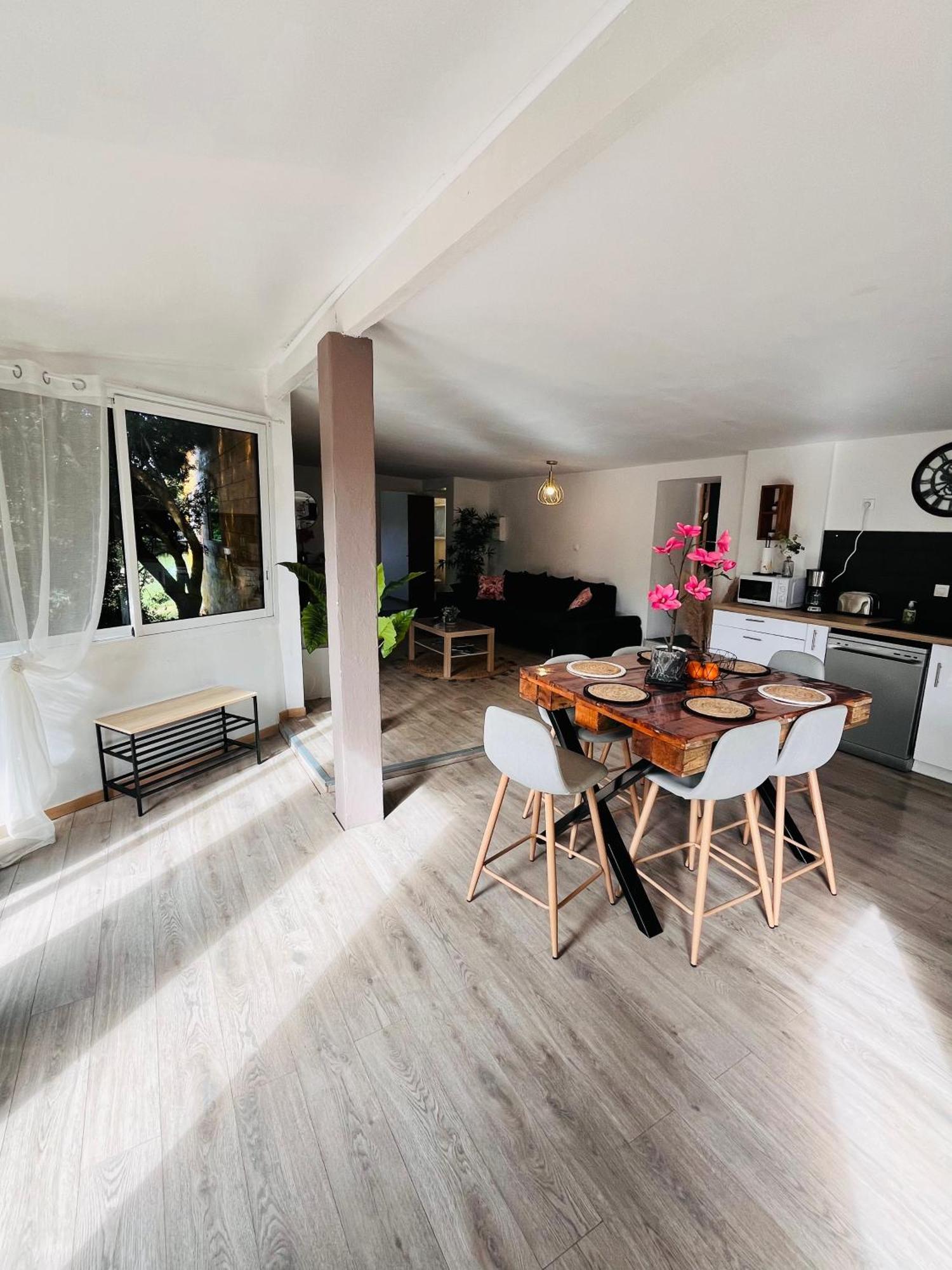 Location T3 Jardin Avec Piscine Villa Meze Exterior photo